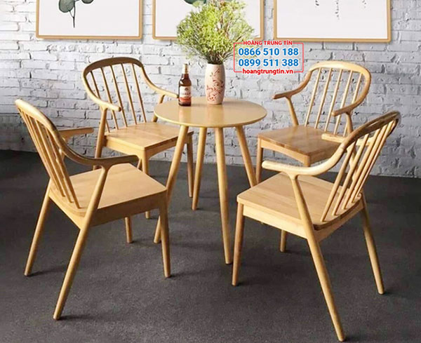 Bàn ghế gỗ trà sữa dạng tròn, kết hợp với ghế dựa