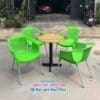 ban-ghe-cafe-ngoai-troi-chan-nhom