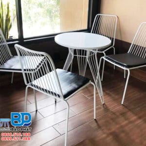 Bàn ghế sắt trà sữa BGSTSBP004 7 Bộ bàn ghế sắt trà sữa BGSTSBP004 thiết kế đẹp và sang trọng
