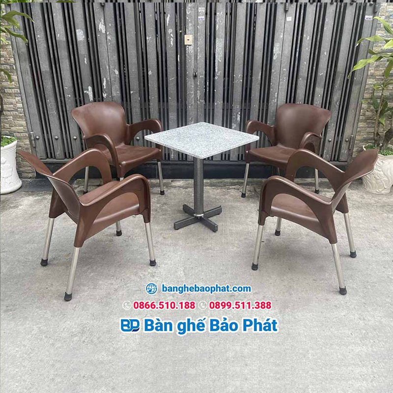 Mua bán bàn ghế cafe thanh lý Cà Mau giá rẻ uy tín 100%. 20 Bàn ghế cafe nhựa đúc chân inox thanh lý tại Cà Mau