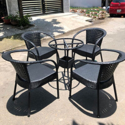Ghế mây nhựa thúng bầu được thiết kế rộng rãi, mang đến sự thoải mái cho người dùng