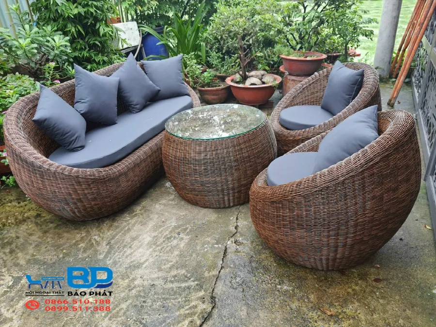 Bàn cafe mây nhựa dạng trứng