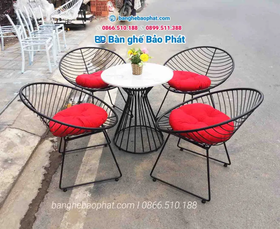 Bàn cafe sắt ngoài trời