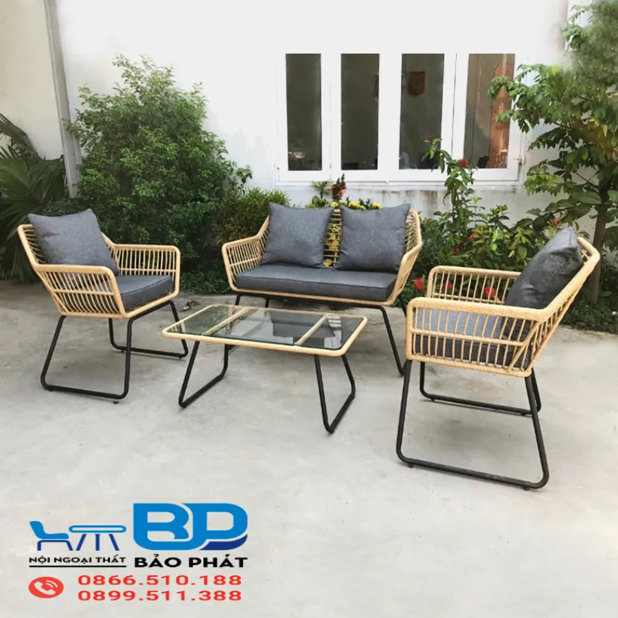 Bàn cafe thấp ngày càng được sử dụng rộng rãi