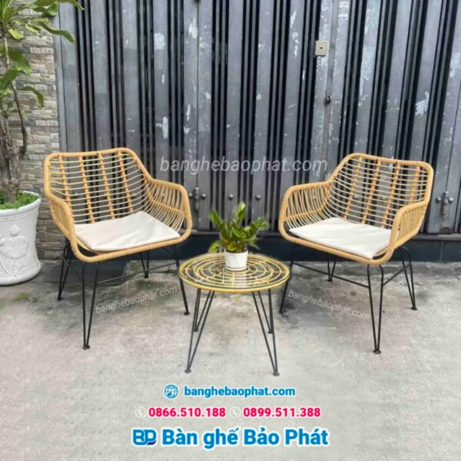 Bàn nhựa giả mây cafe