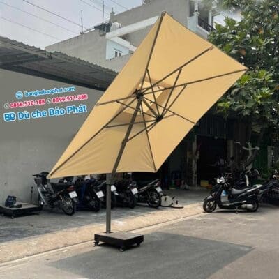 Dù lệch tâm nghiêng che xéo theo hướng nắng