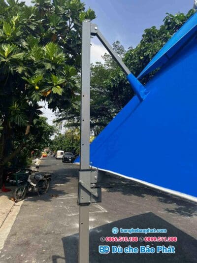 Dù lệch tâm nghiêng màu xanh dương