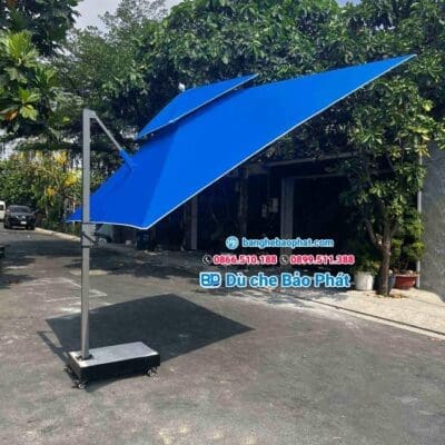 Dù lệch tâm nghiêng màu xanh dương