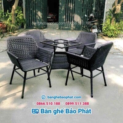 ghế nhựa giả mây cánh dơi màu đen