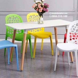 Bàn ghế ăn nhựa đúc 3010