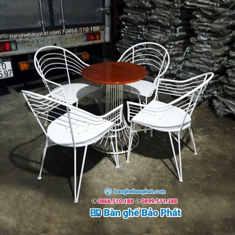 Bàn ghế sắt cafe ngoài trời BGSBP013