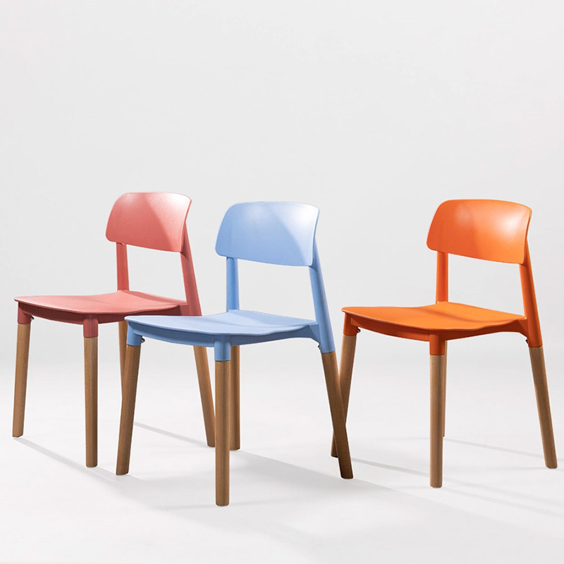 Ghế nhựa chân gỗ với thiết kế hiện đại