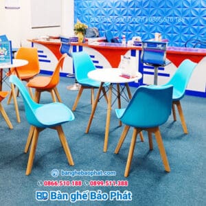 Bàn ghế nhựa chân gỗ 3003. 12 ghế nhựa chân gỗ 3003