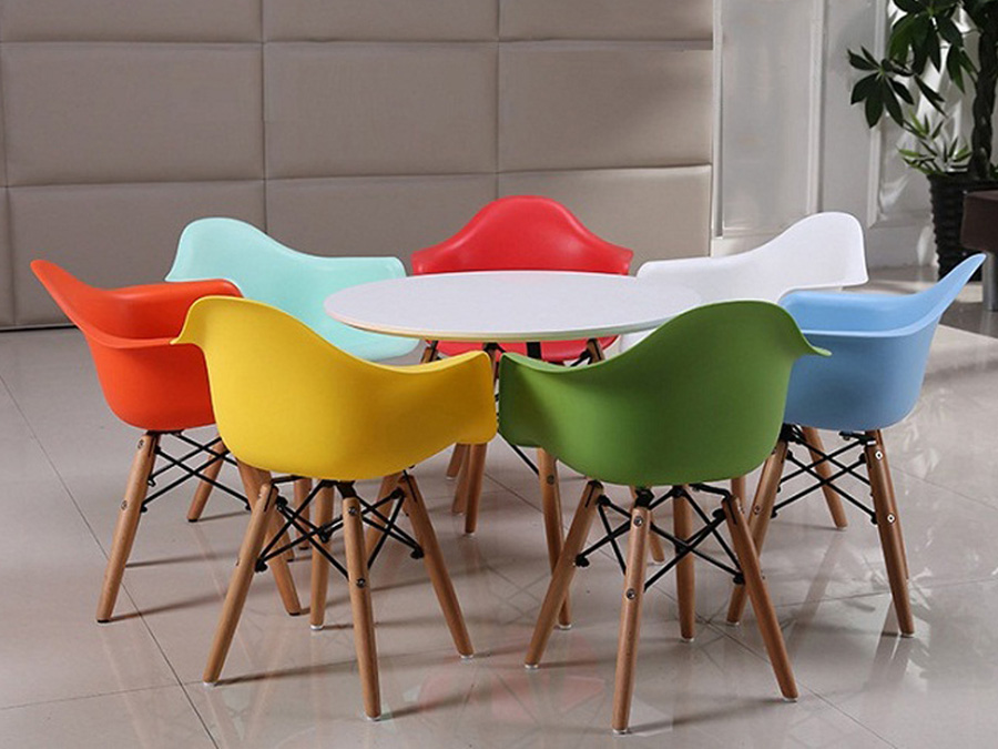 Ghế nhựa chân gỗ Eames daw với đa dạng màu sắc