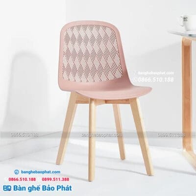 Ghế nhựa chân gỗ màu hồng
