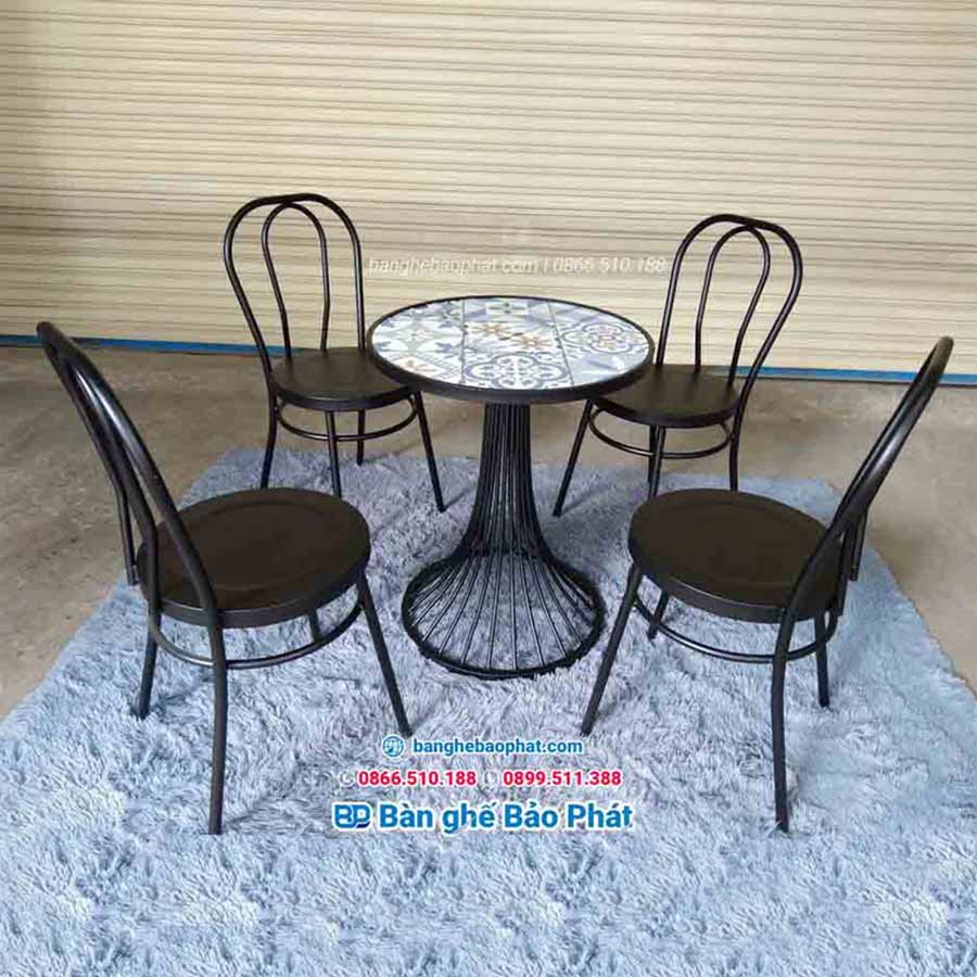 Ghế sắt sân vườn thonet