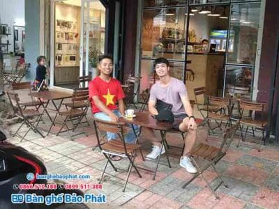 Bàn ghế cafe xếp gọn ngoài trời