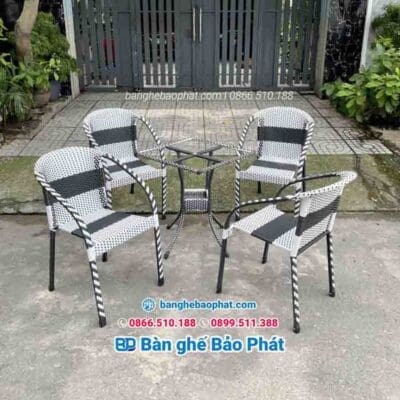 Bàn ghế nhựa giả mây tại Phú Quốc