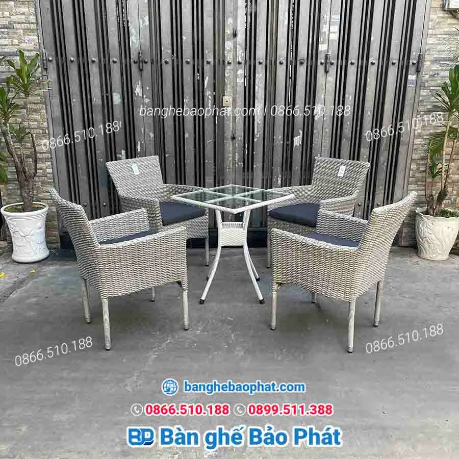 Bàn ghế mây nhựa có chất lượng bền bỉ