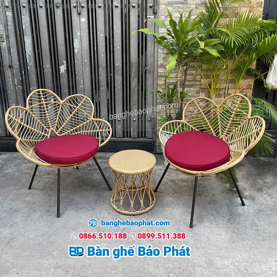Bàn ghế nhựa giả mây ban công cánh hoa