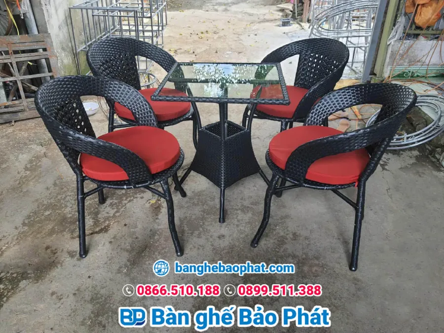 Bàn ghế nhựa giả mây sử dụng được trong nhiều điều kiện thời tiết