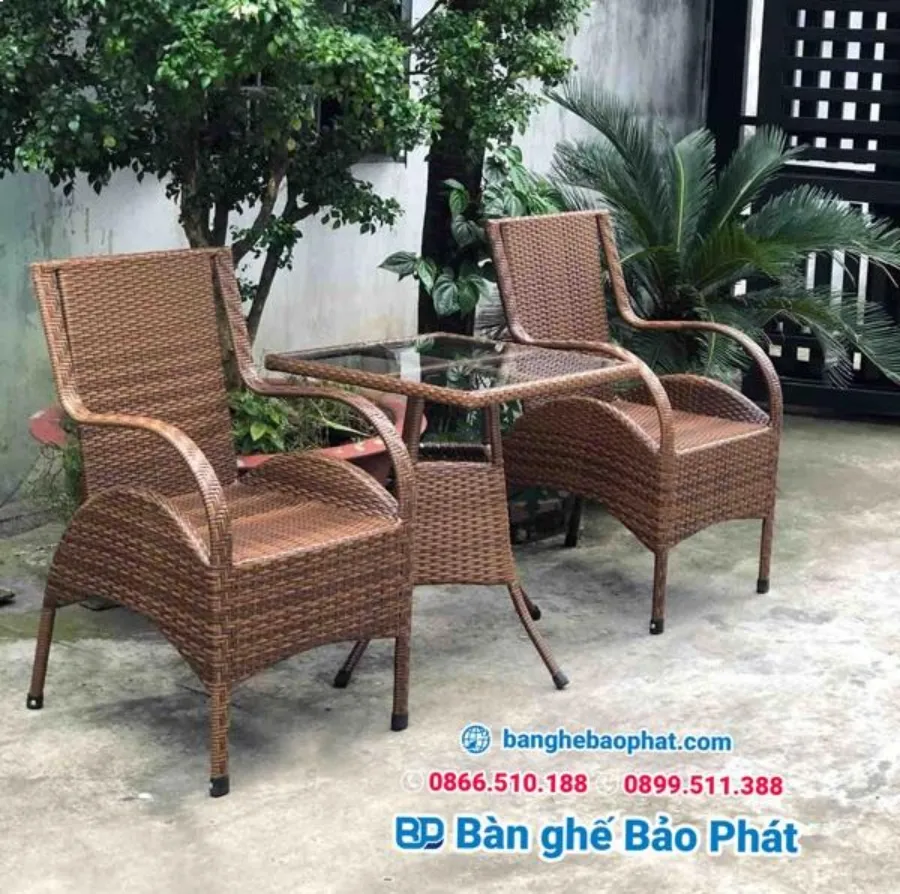 Bộ bàn ghế vua nhựa giả mây sang trọng cho không gian