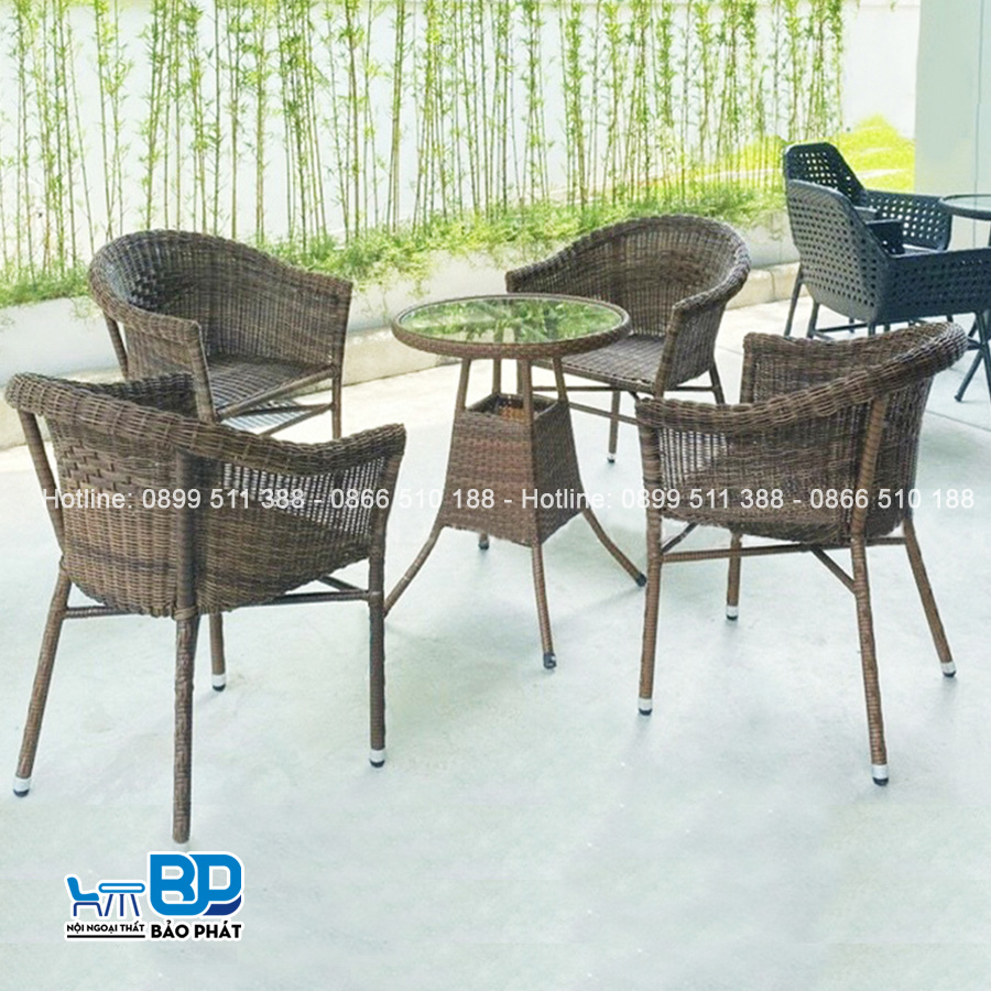 Nên chọn kiểu dáng bàn ghế phù hợp với phong cách nội thất của quán cafe hoặc vị trí cần đặt 