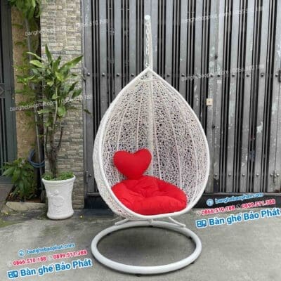 Xích đu nhựa giả mây giọt nước màu trắng