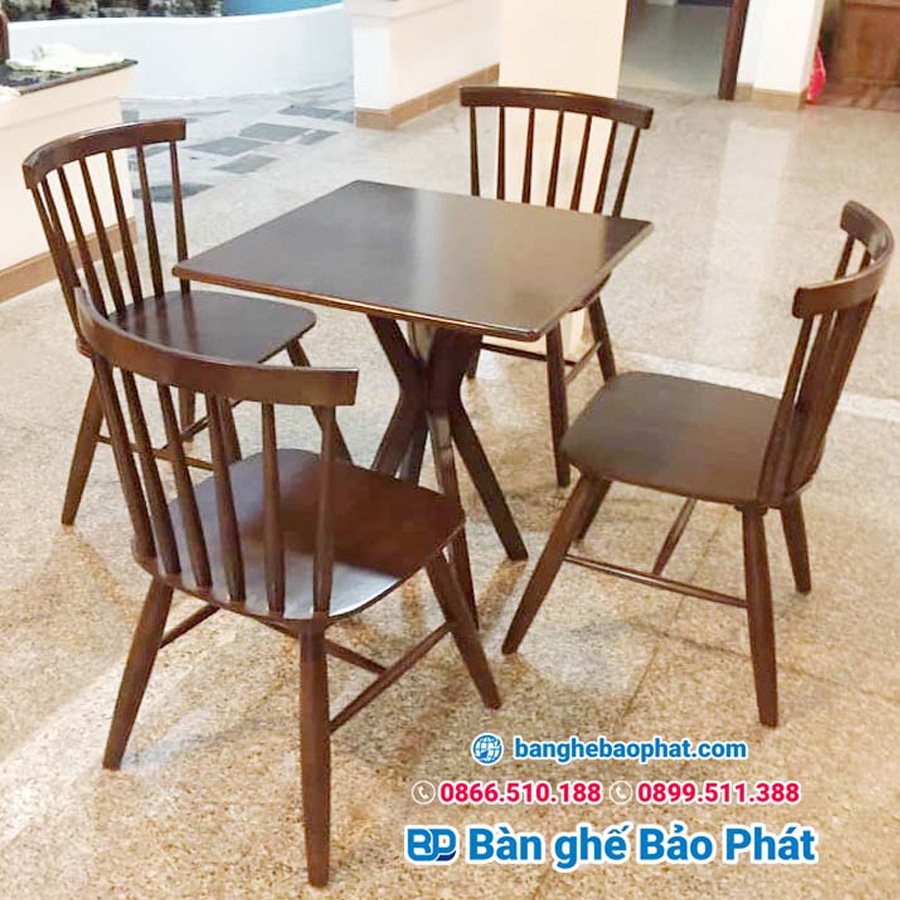 Mẫu bàn ghế gỗ cafe 7 nan có đặc tính bền bỉ, sử dụng được trong khoảng thời gian dài mà không bị cong vênh