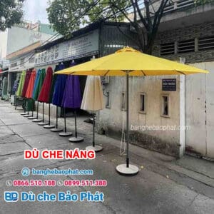 Dù che nắng ngoài trời