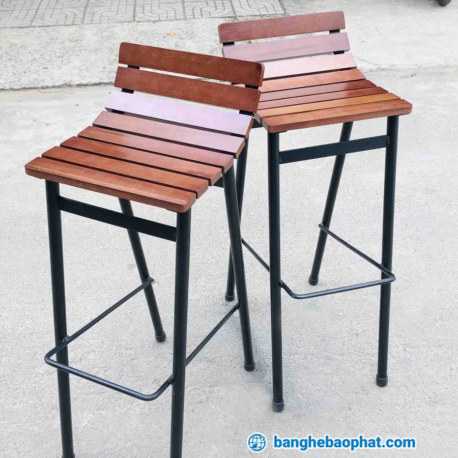 Ghế bar gỗ kết hợp kim loại mang đến sự hiện đại cho không gian