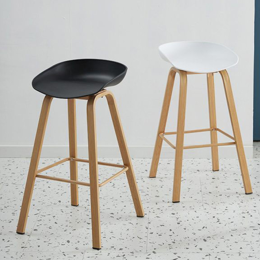 Ghế bar chân gỗ mặt nhựa có thiết kế tối giản và tinh tế
