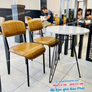 Bàn ghế sắt cafe bộc nệm BGSBP038