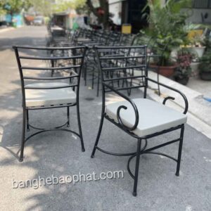 Bàn ghế sắt nhà hàng BGSBP025