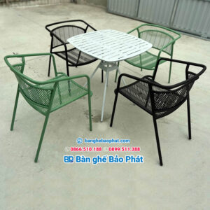 Bàn ghế sắt quán cà phê BGSBP026 có nhiều màu sắc lựa chọn