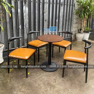 Bộ bàn ghế sắt quán cà phê BGSBP035