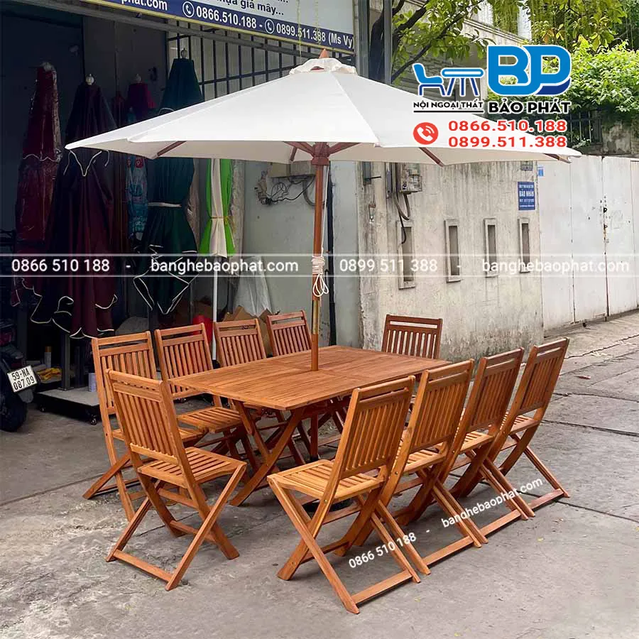 Bàn ghế gỗ xếp cafe vỉa hè kết hợp dù che