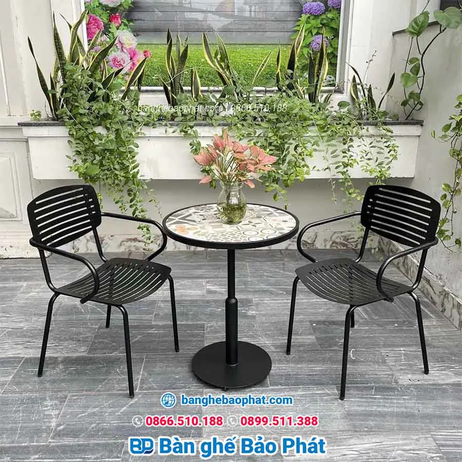 Bàn ghế sắt ngoài trời BGSBP030