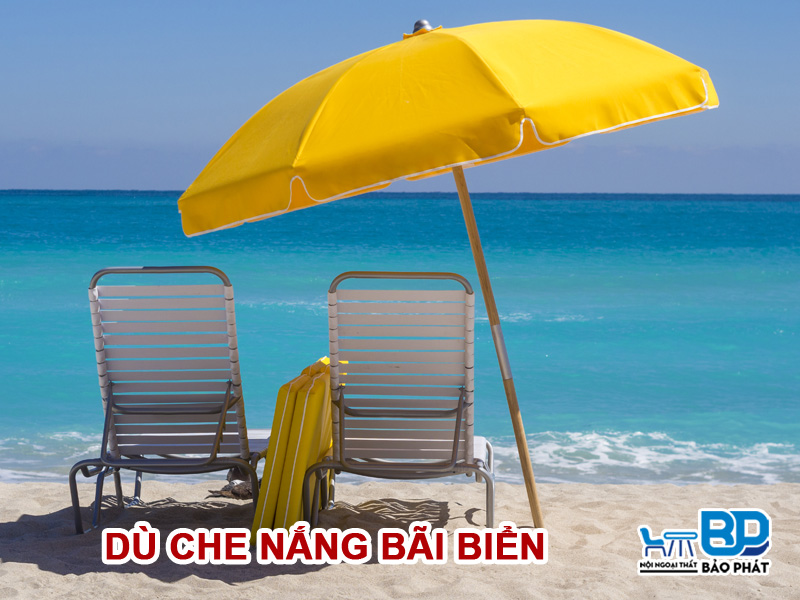 Dù che nắng bãi biển