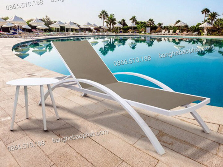 Ghế hồ bơi tiếng Anh là gì?