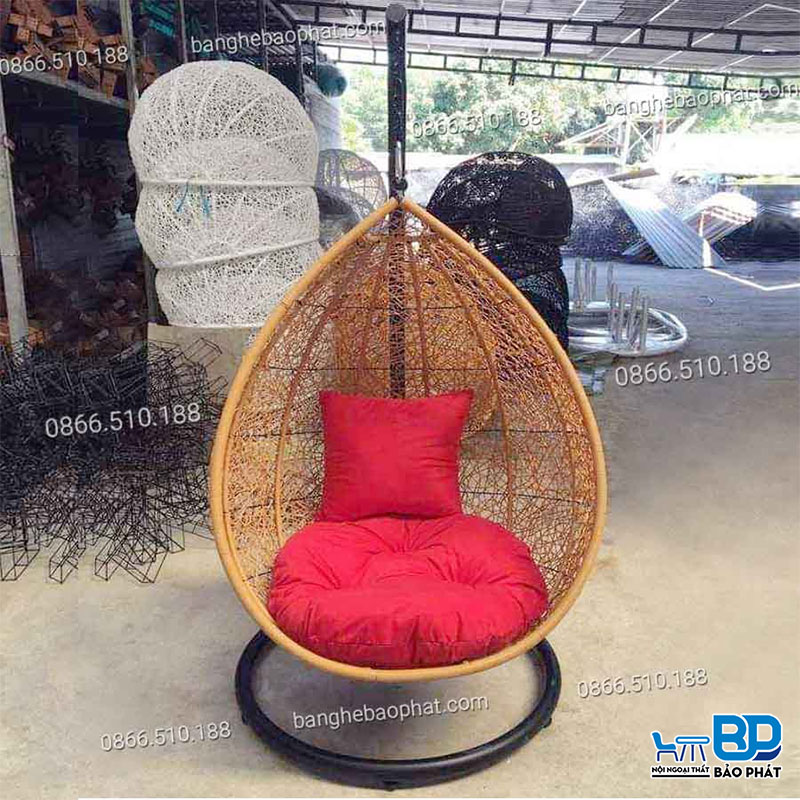 Xích đu hình giọt nước XĐĐBP009 có phần nệm đi kèm xích đu khách hàng có thể lựa chọn màu sắc theo sở thích