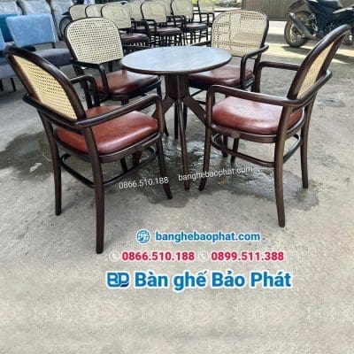 Bàn ghế cafe gỗ Thonet 811 có tay