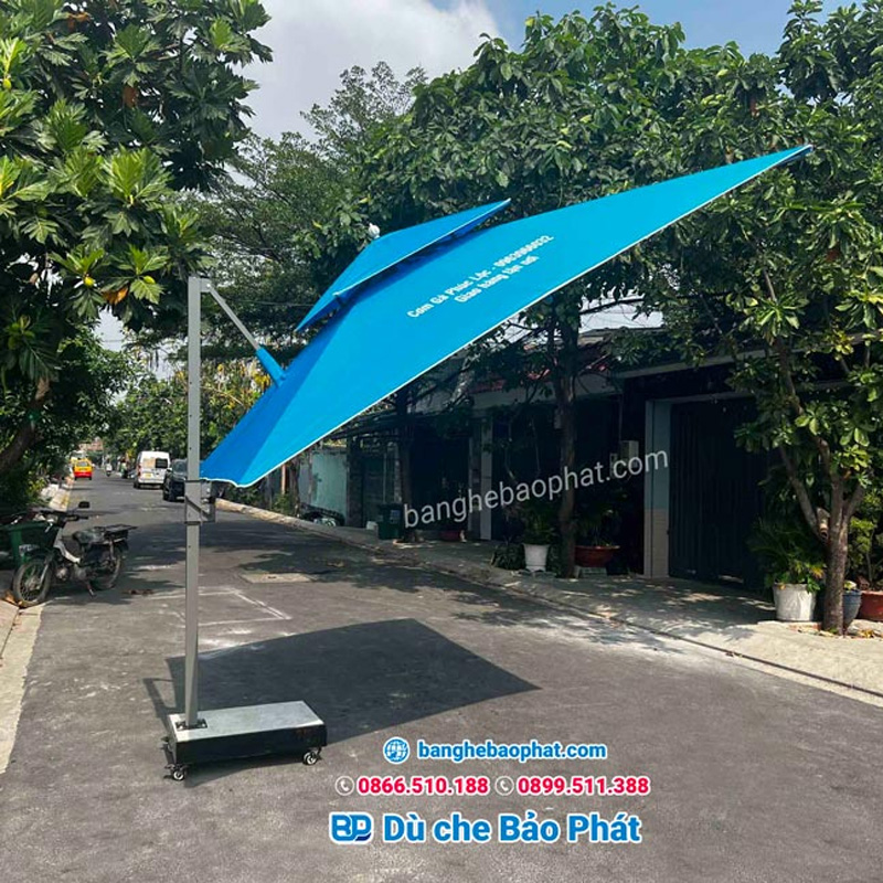 Mẫu dù che nắng sân vườn lệch theo hướng nắng