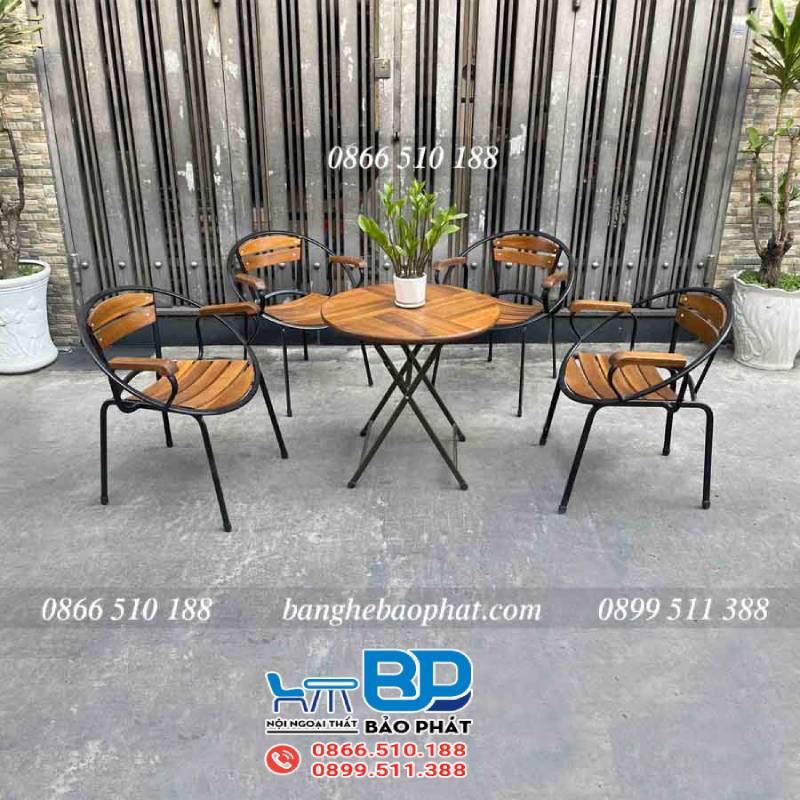 Ghế cafe khung sắt mặt gỗ