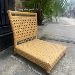 Ghế ngồi bệt có tựa lưng bằng nhựa giả mây lưng ghế đan họa tiết mắt cáo