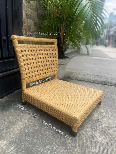 Ghế ngồi bệt có tựa lưng bằng nhựa giả mây lưng ghế đan họa tiết mắt cáo