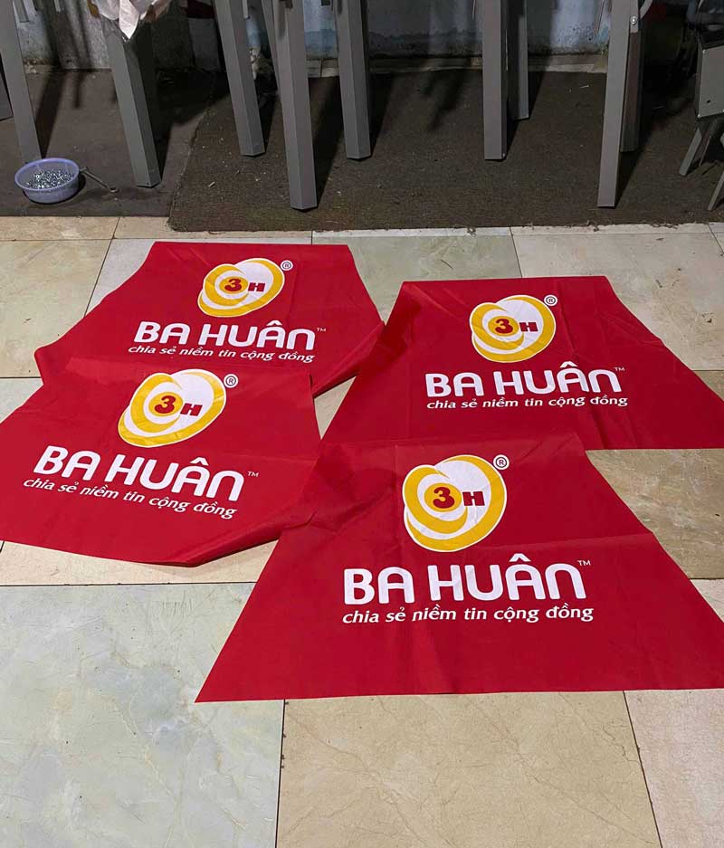 Dù Che Nắng Tâm Giữa Tán Dù 2,6 Mét In Logo 12 Dù che nắng tâm giữa tán dù 2,6 mét in logo theo yêu cầu