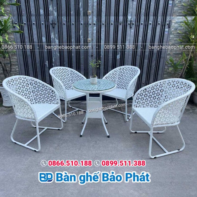 Ứng dụng của bộ bàn ghế nhựa giả mây đan hình hoa mai