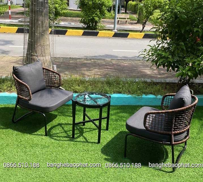 ban ghe nhua gia may co dem 2