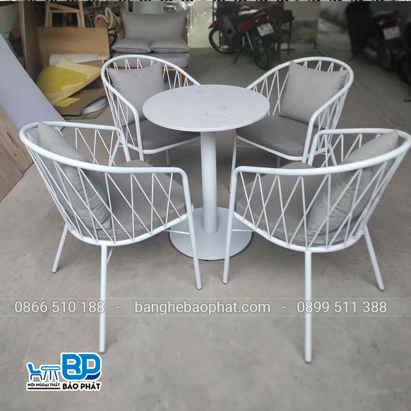 uu diem cua ban ghe sat cafe 1